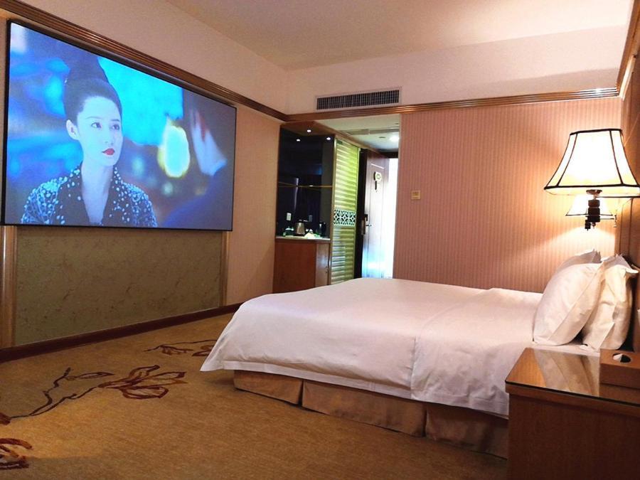 Vienna Hotel Zhanjiang Coast Avenue Buitenkant foto