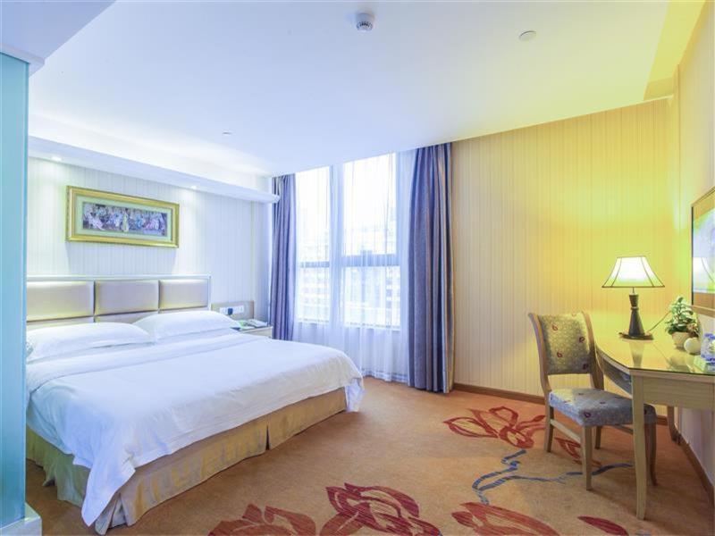 Vienna Hotel Zhanjiang Coast Avenue Buitenkant foto
