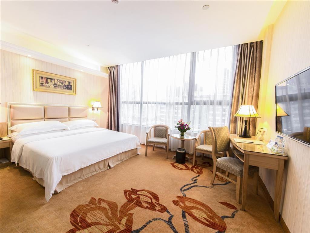 Vienna Hotel Zhanjiang Coast Avenue Buitenkant foto