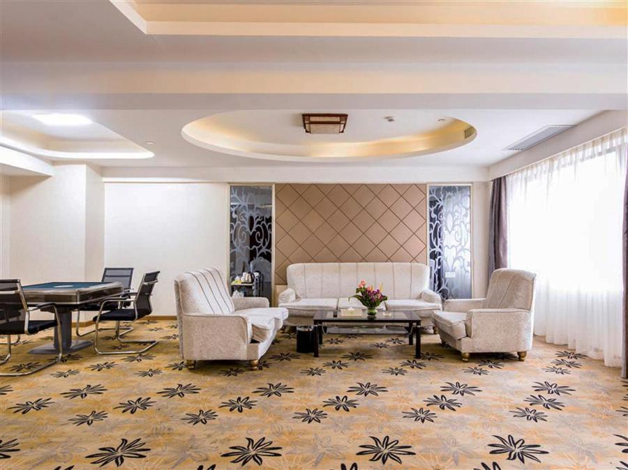 Vienna Hotel Zhanjiang Coast Avenue Buitenkant foto